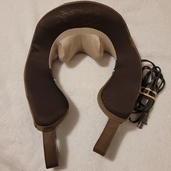 Homedics Neck & Shoulder Massager With Heat Brown - Picture 5 of 7